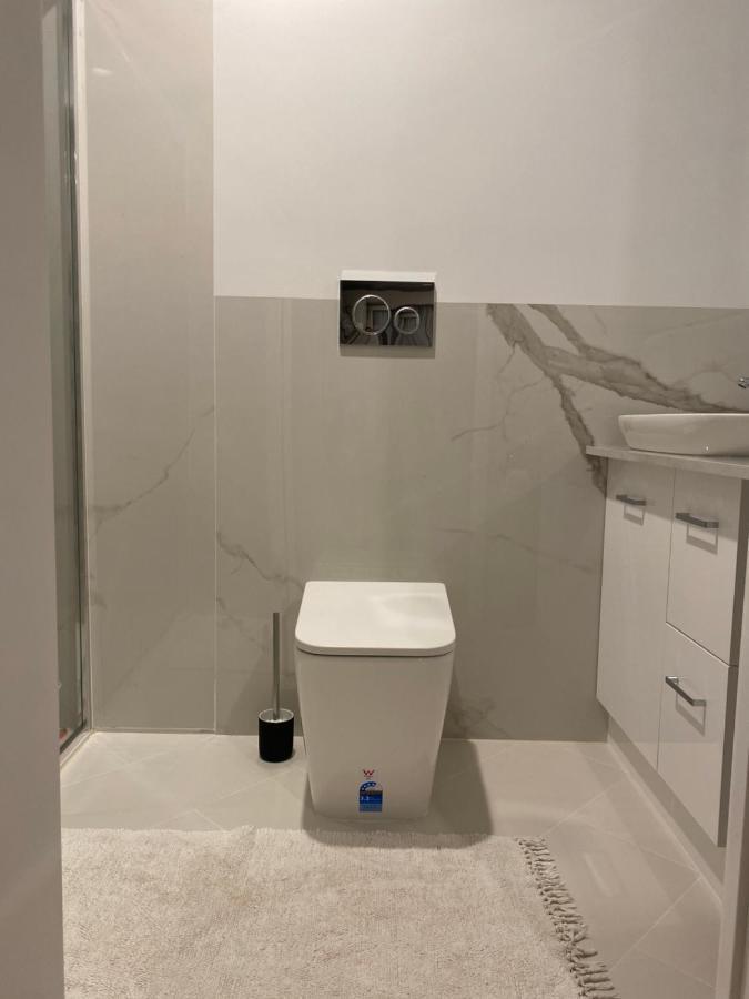 Guest Ensuite 7 Minutes From Airport Melbourne Exterior photo